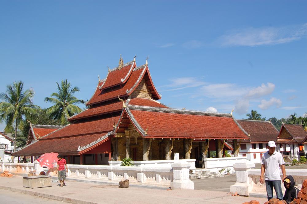 Le vihan de la pagode Wat Mai, à Luang Prabang