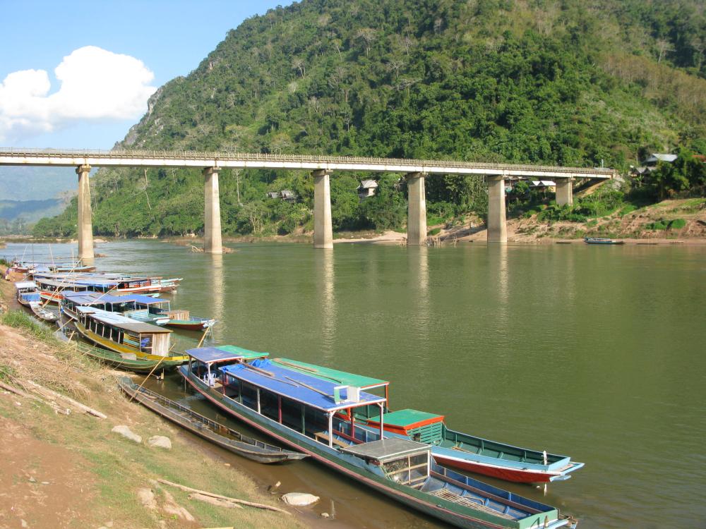 Le port de Nong Khiaw
