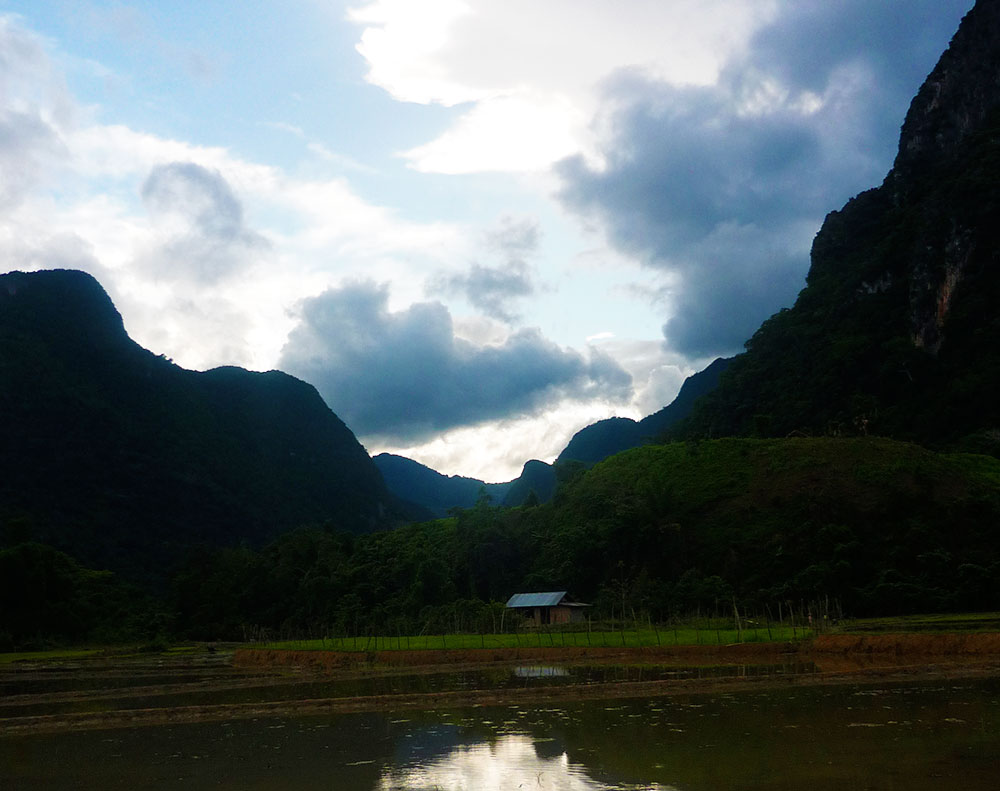 Sunset in Muang Ngoi Kao