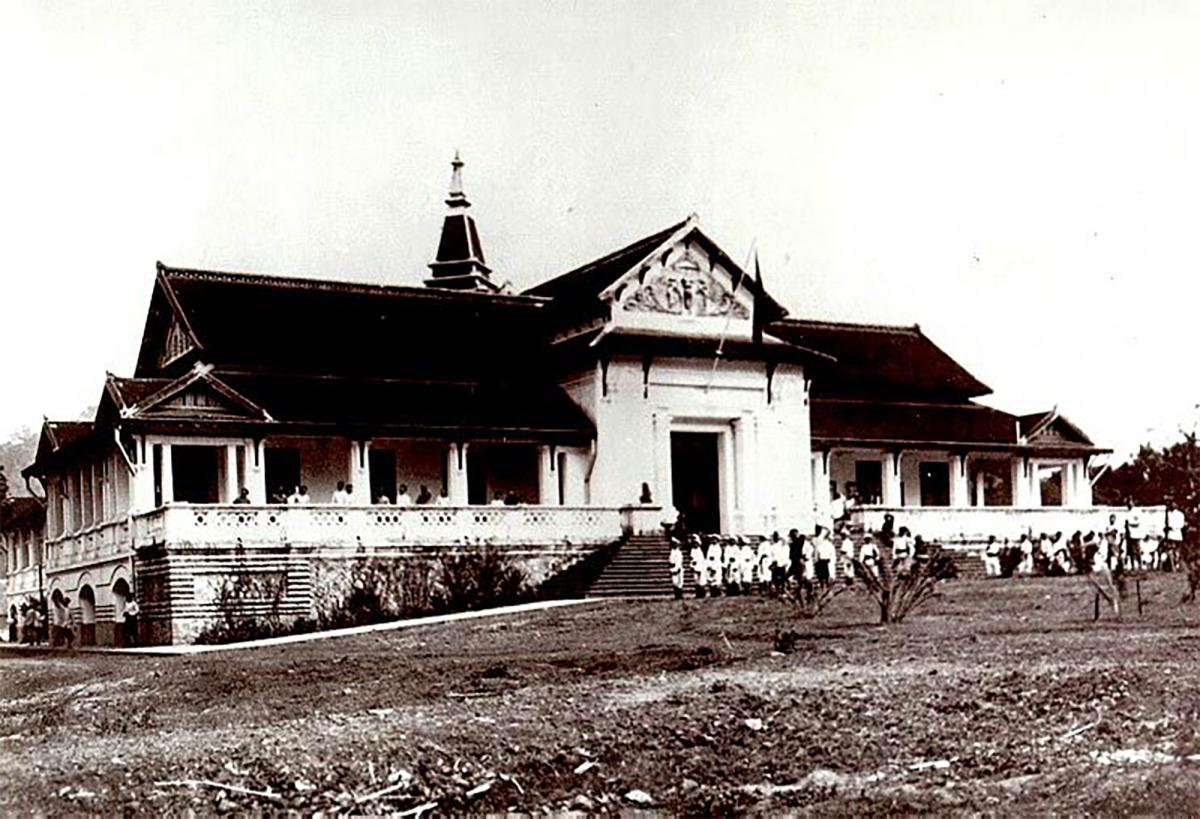 Roayal palace during the construction, in 1907