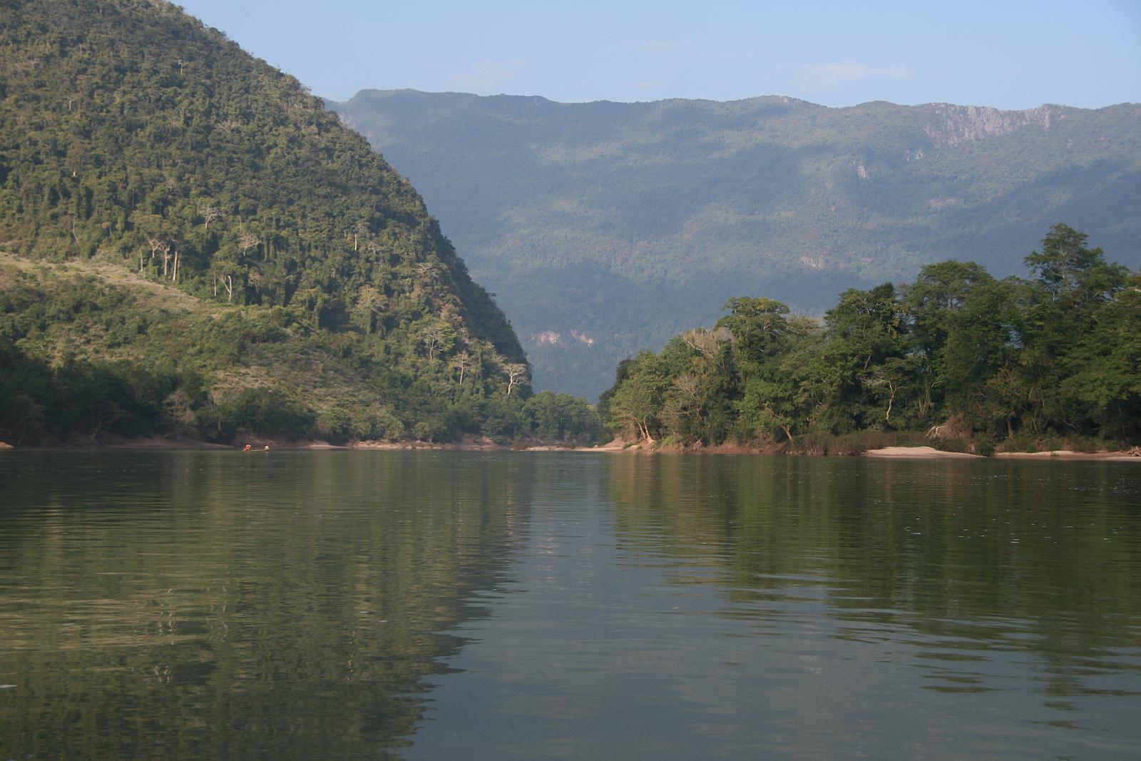 Arrivée à Muang Ngoi par bateau