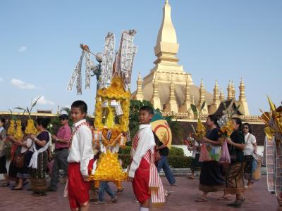 La procession de Phasat Pheung (château de cire)