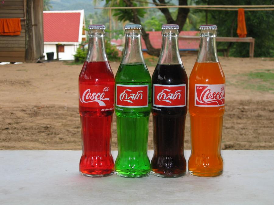 Cosco Cola, la copie Lao du Coca Cola en 2002